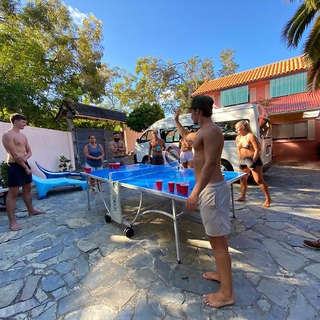 Dolphins Backpackers Hostel ซันไชน์บีช ภายนอก รูปภาพ