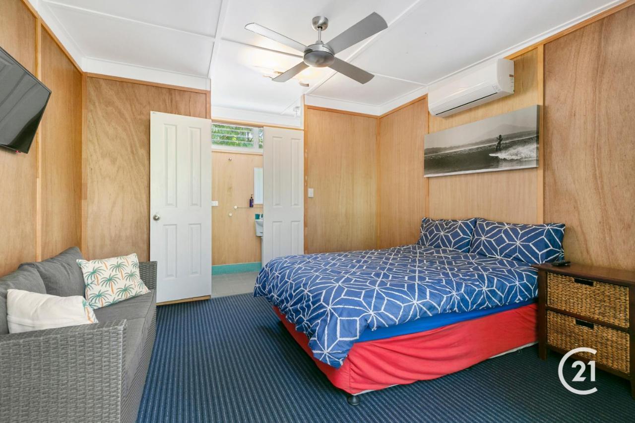 Dolphins Backpackers Hostel ซันไชน์บีช ภายนอก รูปภาพ
